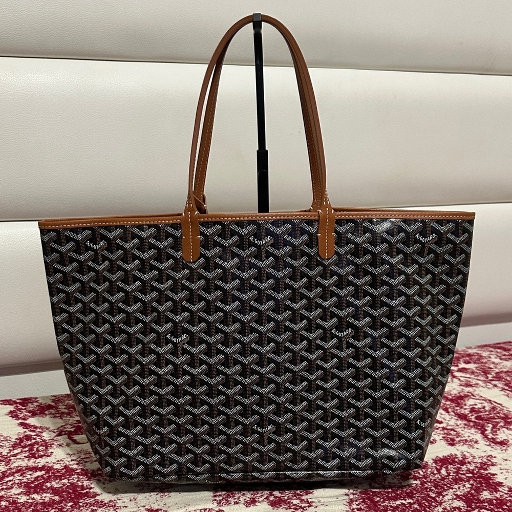 Goyard Tote Bag with Pouch - Picture 2 of 15